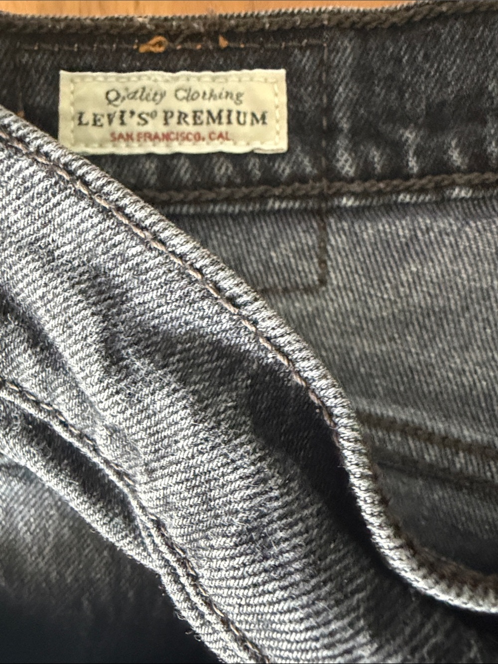 Levi’s Premium Ribcage Straight - Picture 6 of 9